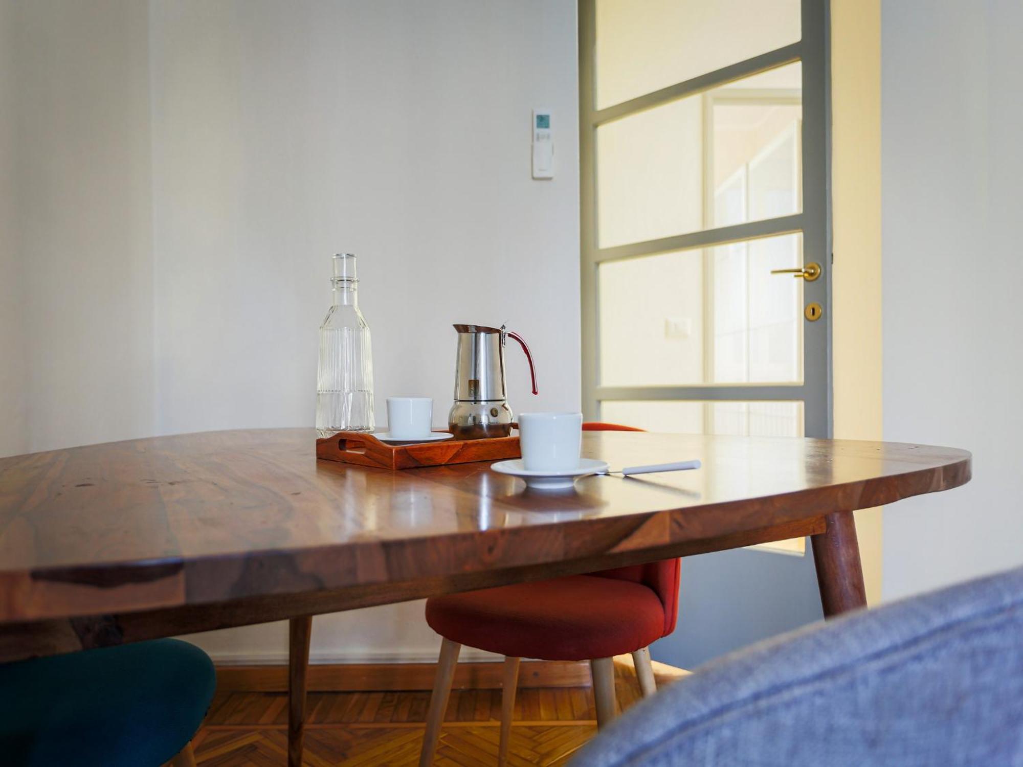 The Rent - Bright One Bedroom With Balcony In Moscova Apartment Mailand